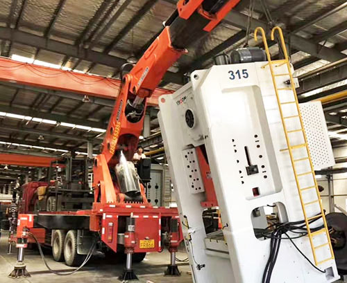 屏南县附近随车吊出租，轻松解决运输难题