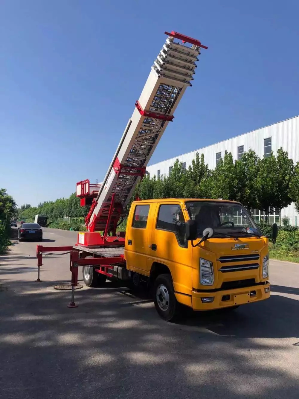 屏南县附近的云梯车出租服务：轻松解决高空作业需求