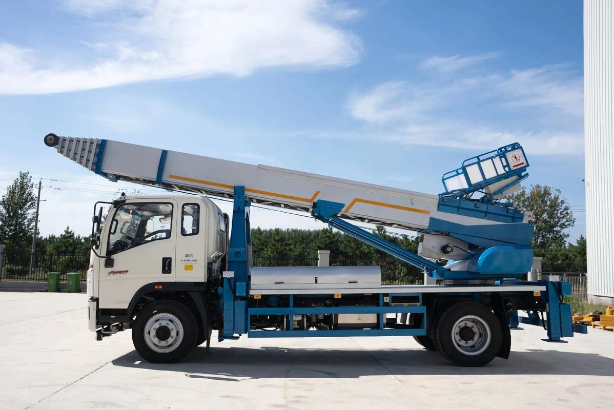 屏南县云梯上料车租赁费用